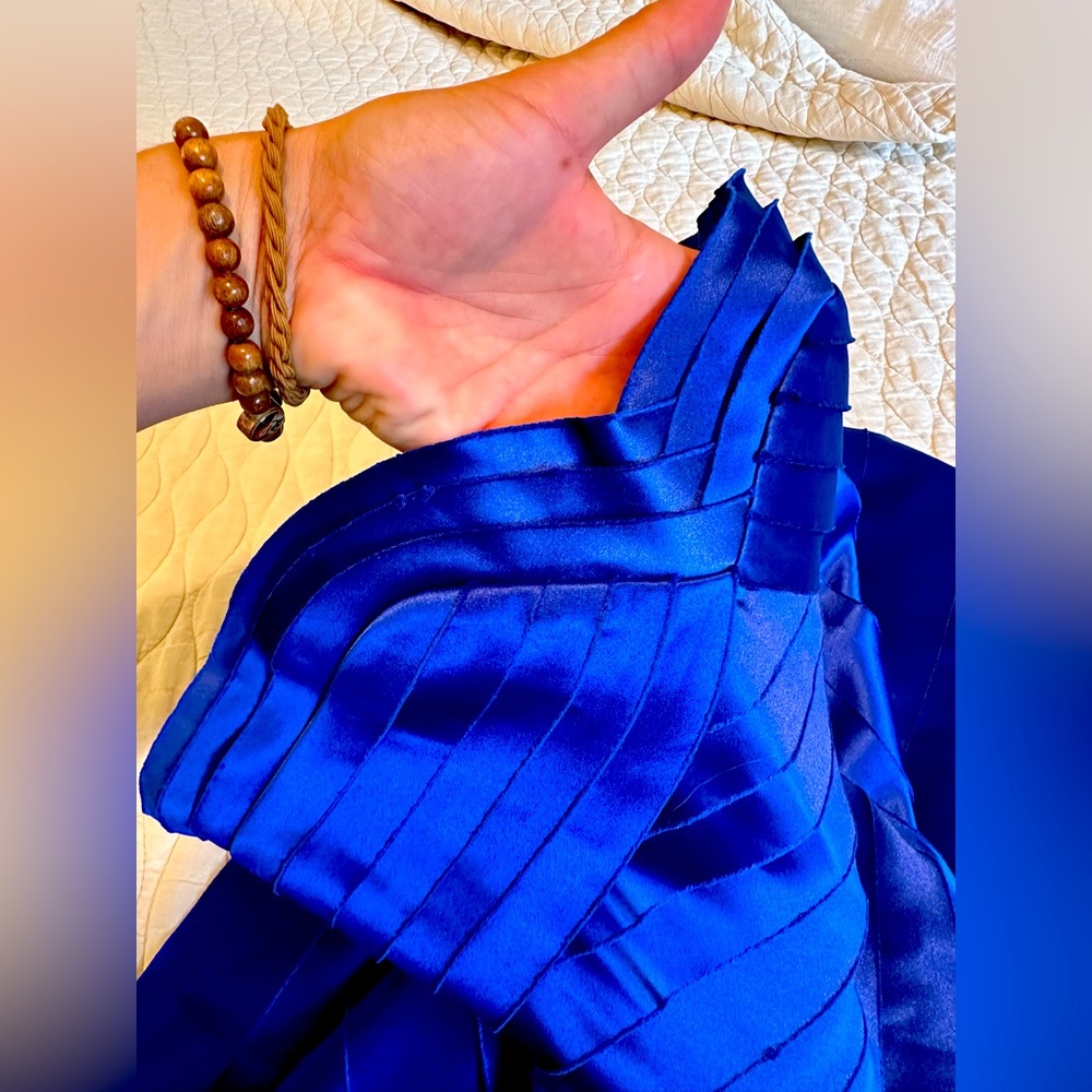 Beautiful BCBG MaxAzria Cobalt blue strapless layered satin gown 💙 Worn once.